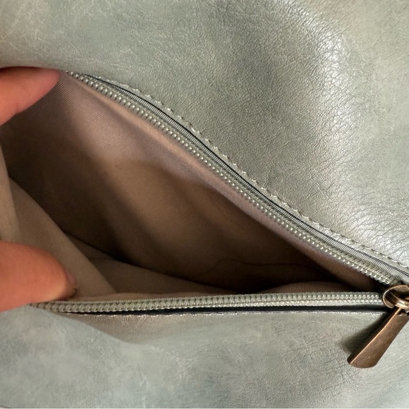 Square Shaped Flap Magnetic Buckle Crossbody Bag Green Unisex Shoulder Bag - Picture 3 of 11